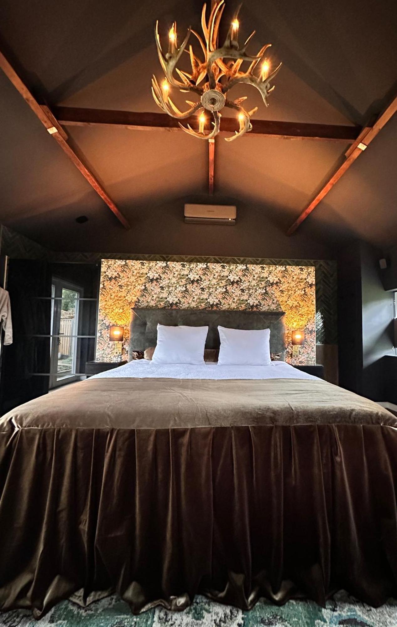 Wellness Tuin - Ultieme Partner Beleving - St Hubertus Suite Met Jacuzzi ,Openhaard, Prive Hottub En Prive Sauna In Jachthut Stijl هورست المظهر الخارجي الصورة